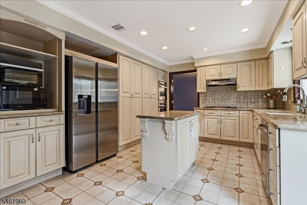 37 Jani Ct, Clifton City, NJ 07013 — photo 5