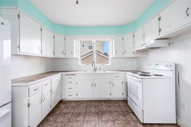 60 Fraser Street, East Providence, RI 02914