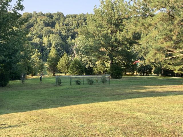 330 Durwachter Rd, Dover, TN 37058