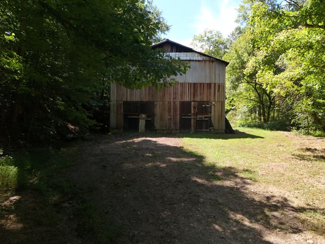 330 Durwachter Rd, Dover, TN 37058