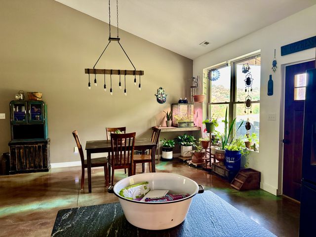 330 Durwachter Rd, Dover, TN 37058