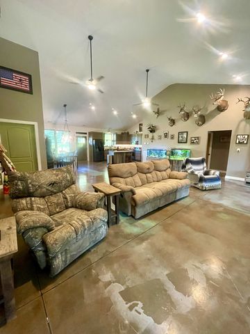 330 Durwachter Rd, Dover, TN 37058