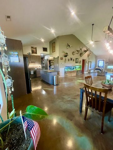 330 Durwachter Rd, Dover, TN 37058