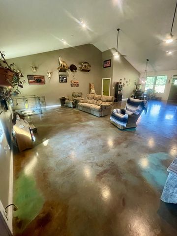 330 Durwachter Rd, Dover, TN 37058