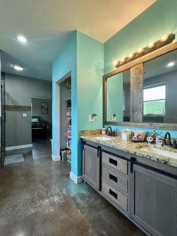 330 Durwachter Rd, Dover, TN 37058