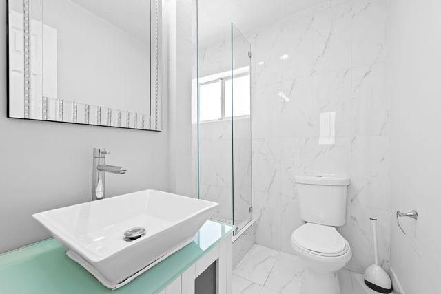 4751 NE 2nd Avenue, Oakland Park, FL 33334