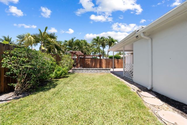 4751 NE 2nd Avenue, Oakland Park, FL 33334