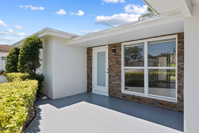 4751 NE 2nd Avenue, Oakland Park, FL 33334