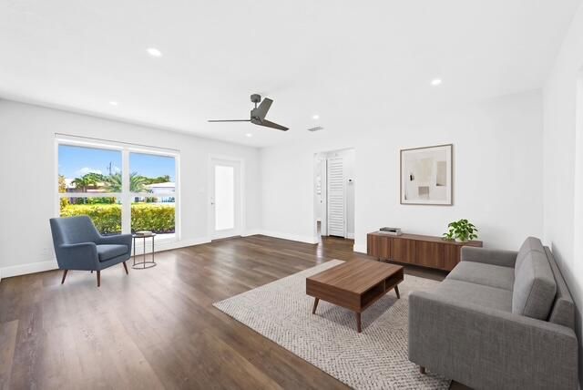 4751 NE 2nd Avenue, Oakland Park, FL 33334