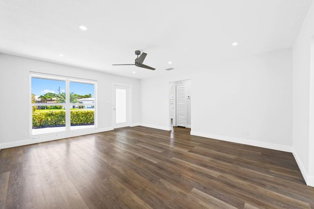 4751 NE 2nd Avenue, Oakland Park, FL 33334