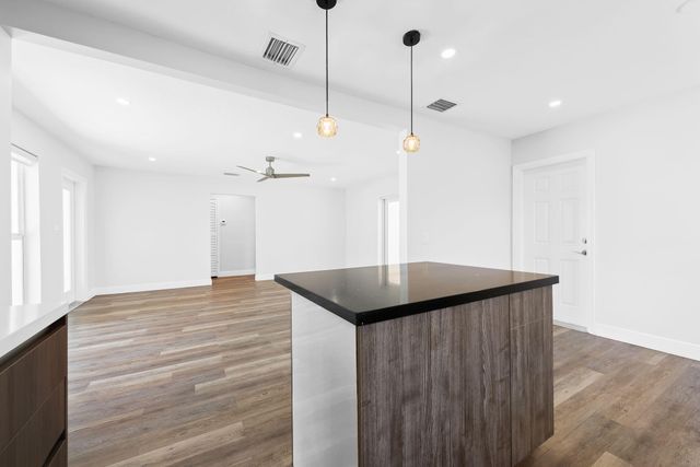 4751 NE 2nd Avenue, Oakland Park, FL 33334