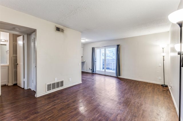 620 S 1st ST 103, Austin, TX 78704
