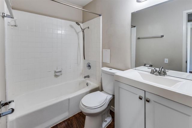 620 S 1st ST 103, Austin, TX 78704
