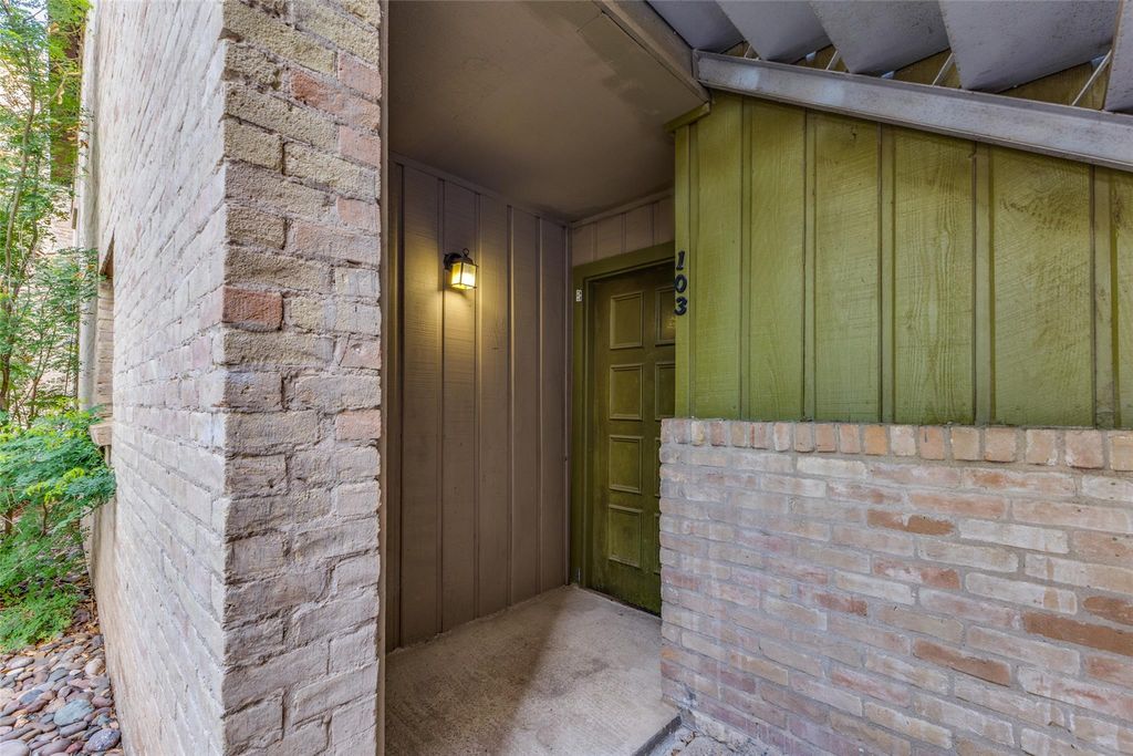 620 S 1st ST 103, Austin, TX 78704