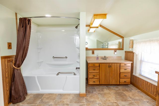 601 N Van Buren Street, Bay City, MI 48708