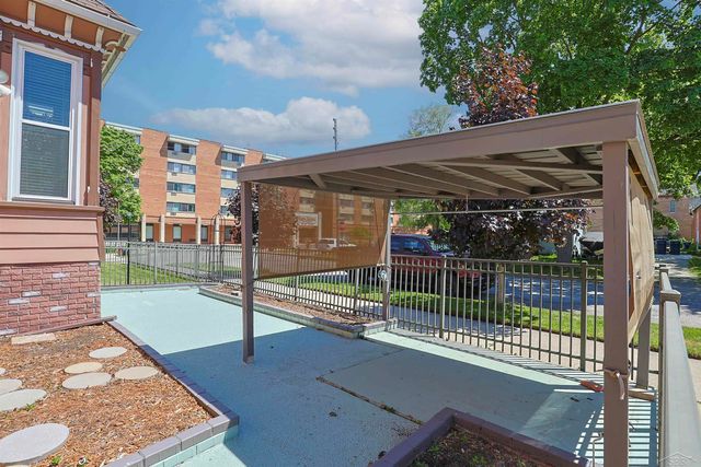601 N Van Buren Street, Bay City, MI 48708