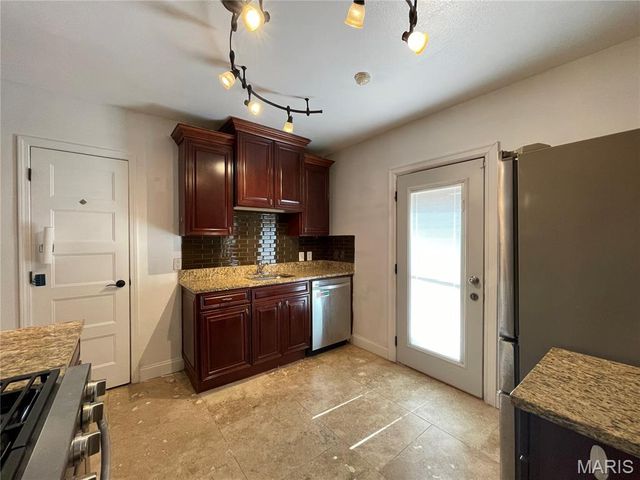 7214 Saint Elmo Avenue, Maplewood, MO 63143