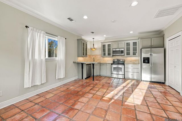 3236 Gilbert Dr, Baton Rouge, LA 70809