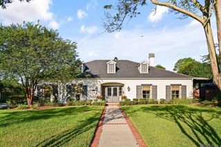 3236 Gilbert Dr, Baton Rouge, LA 70809
