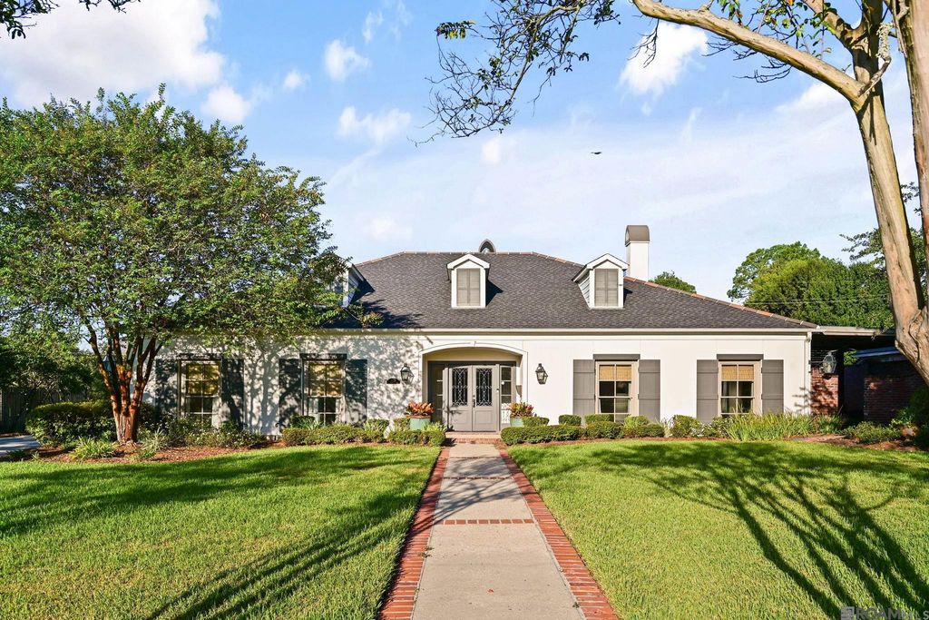3236 Gilbert Dr, Baton Rouge, LA 70809