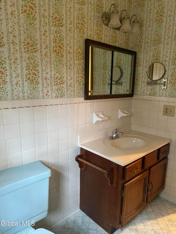 4004 Lynwood Court, Guilderland, NY 12303