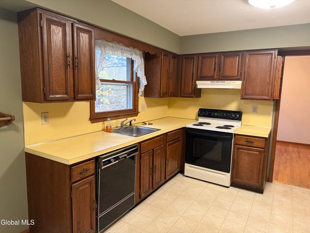 4004 Lynwood Court, Guilderland, NY 12303