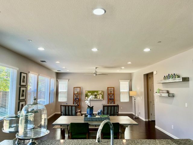 1015 Oak Brook Way, Gilroy, CA 95020