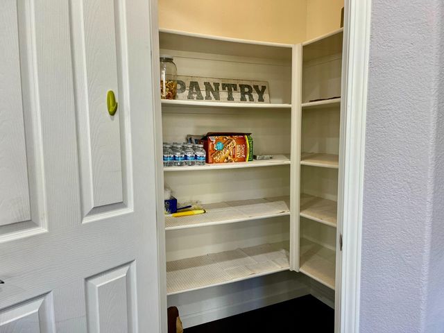 1015 Oak Brook Way, Gilroy, CA 95020