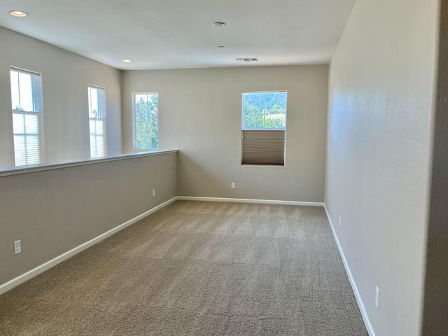 1015 Oak Brook Way, Gilroy, CA 95020