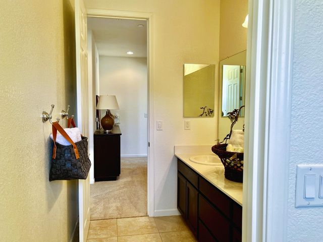 1015 Oak Brook Way, Gilroy, CA 95020