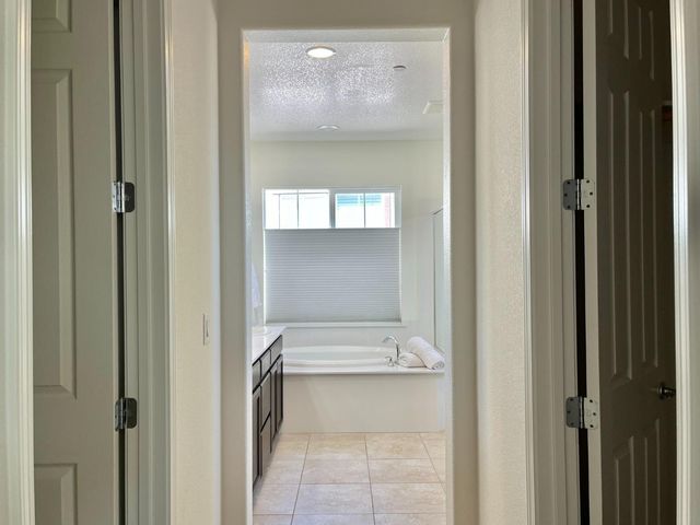 1015 Oak Brook Way, Gilroy, CA 95020