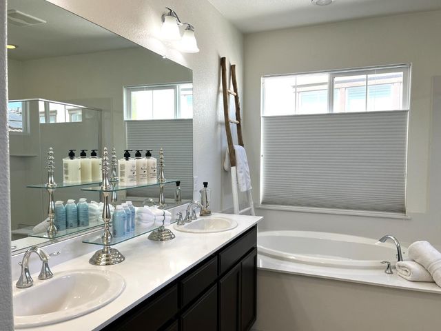 1015 Oak Brook Way, Gilroy, CA 95020
