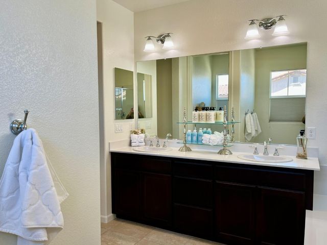 1015 Oak Brook Way, Gilroy, CA 95020