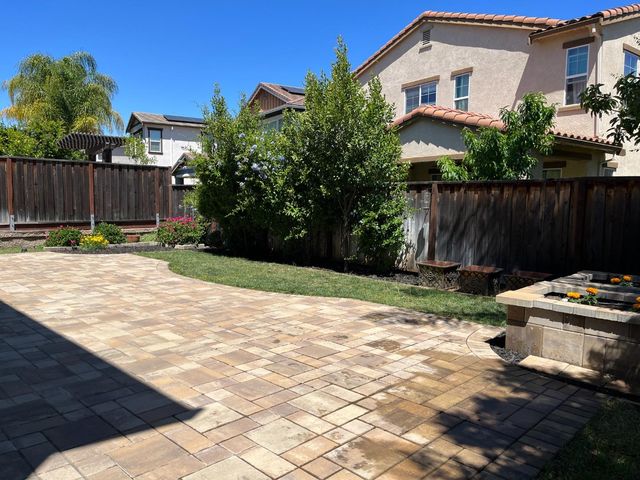 1015 Oak Brook Way, Gilroy, CA 95020
