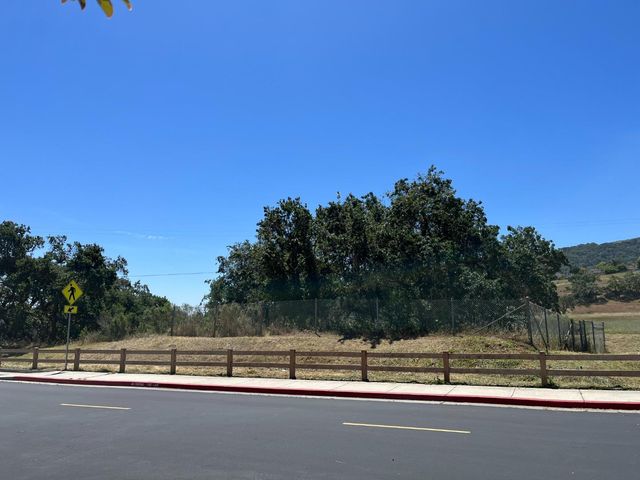1015 Oak Brook Way, Gilroy, CA 95020