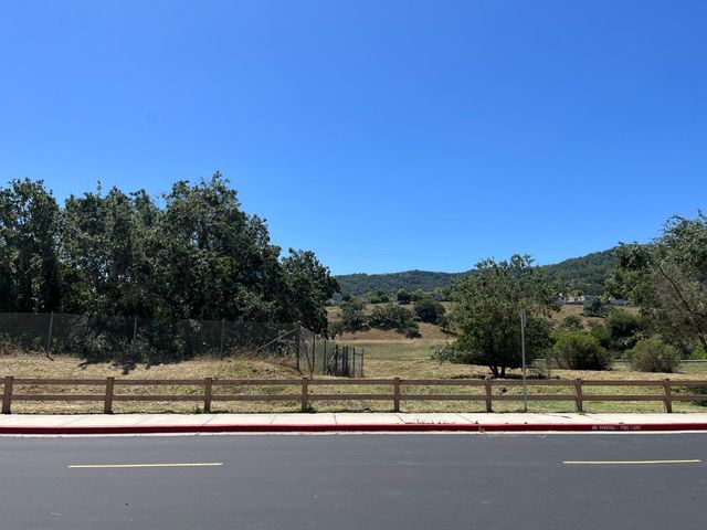 1015 Oak Brook Way, Gilroy, CA 95020
