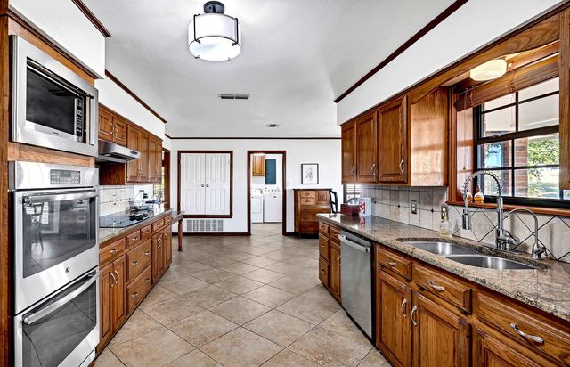 5896 Nuthatcher Rd, Gilmer, TX 75645