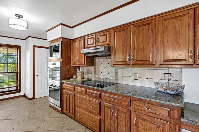 5896 Nuthatcher Rd, Gilmer, TX 75645