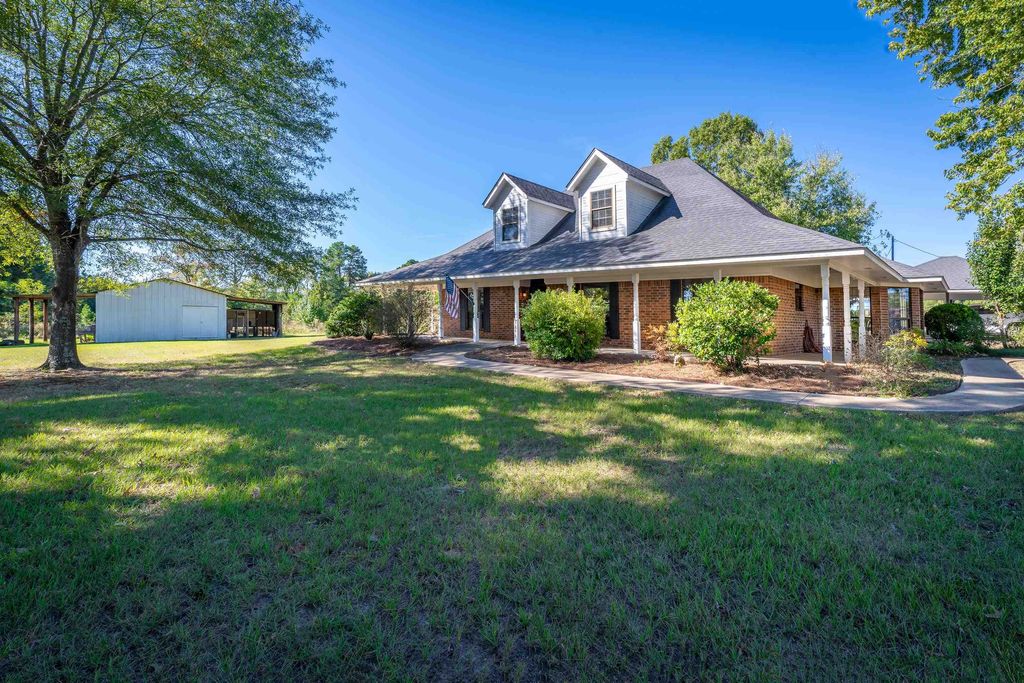 5896 Nuthatcher Rd, Gilmer, TX 75645