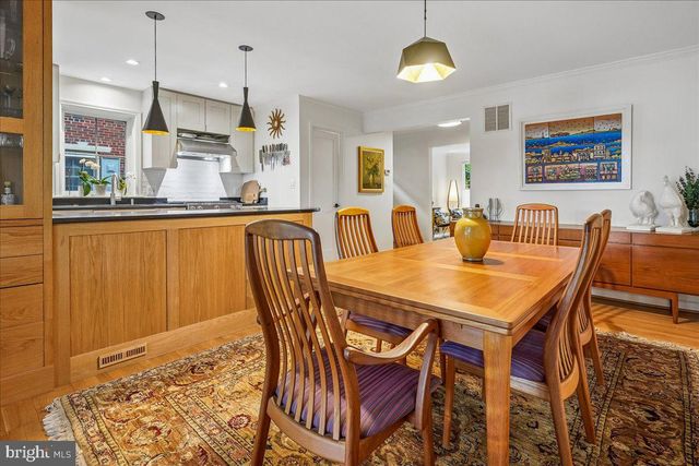 2910 UPTON ST NW, Washington, DC 20008