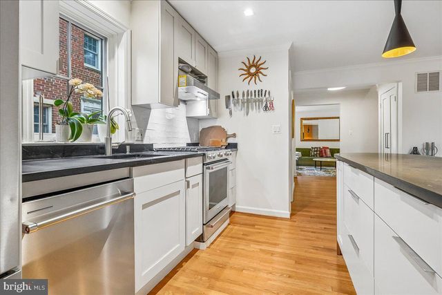 2910 UPTON ST NW, Washington, DC 20008
