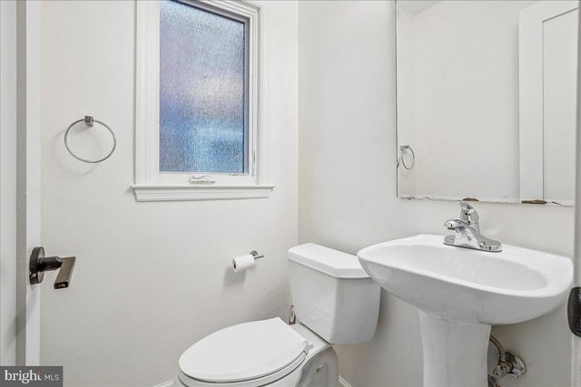 2910 UPTON ST NW, Washington, DC 20008