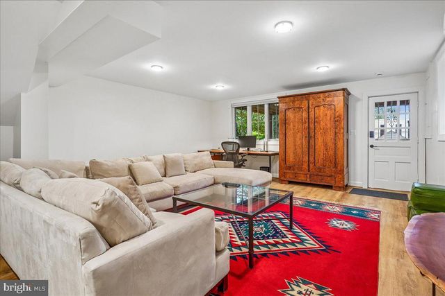 2910 UPTON ST NW, Washington, DC 20008