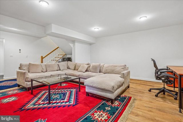 2910 UPTON ST NW, Washington, DC 20008