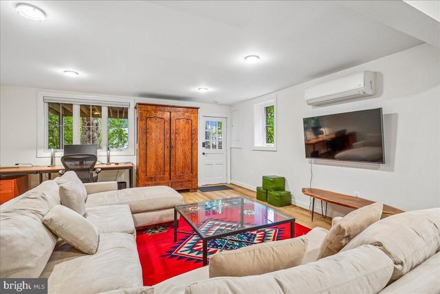 2910 UPTON ST NW, Washington, DC 20008