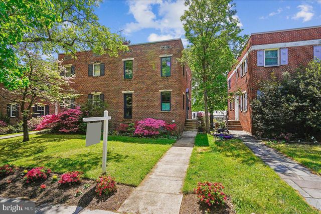 2910 UPTON ST NW, Washington, DC 20008