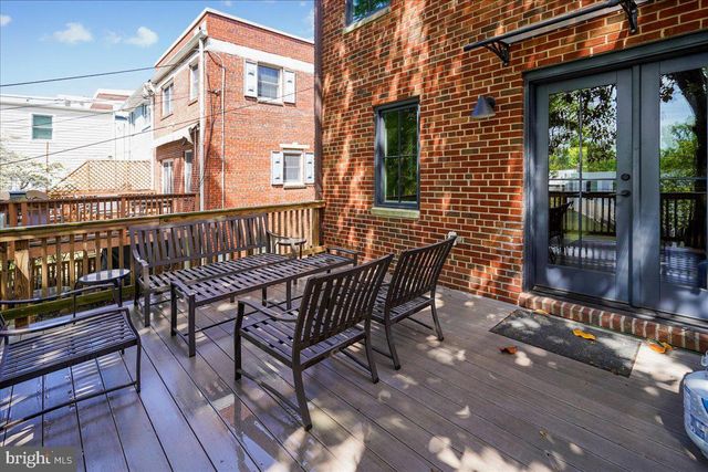 2910 UPTON ST NW, Washington, DC 20008