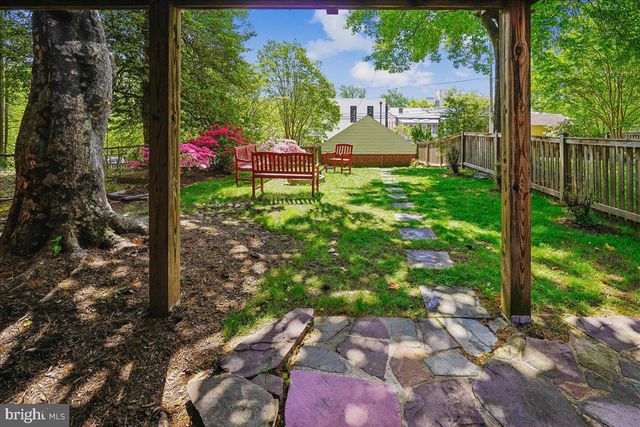 2910 UPTON ST NW, Washington, DC 20008