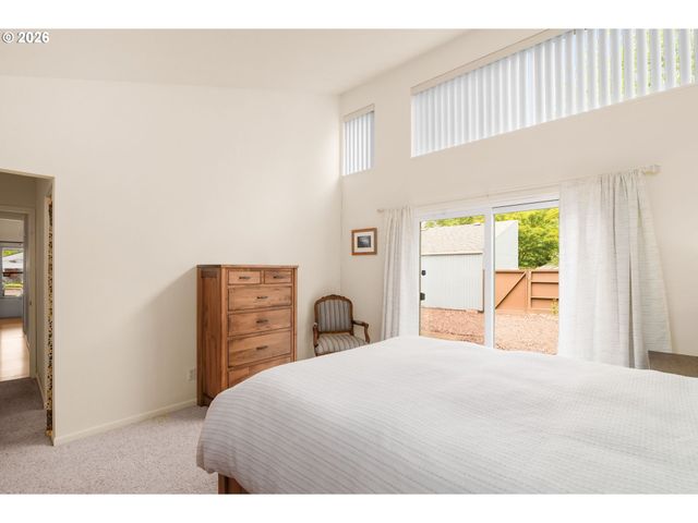 17753 Nw LAKEWAY Ct, Beaverton, OR 97006