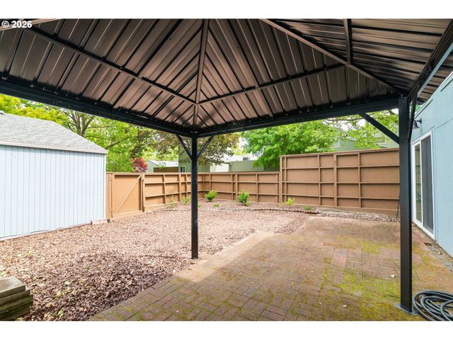 17753 Nw LAKEWAY Ct, Beaverton, OR 97006